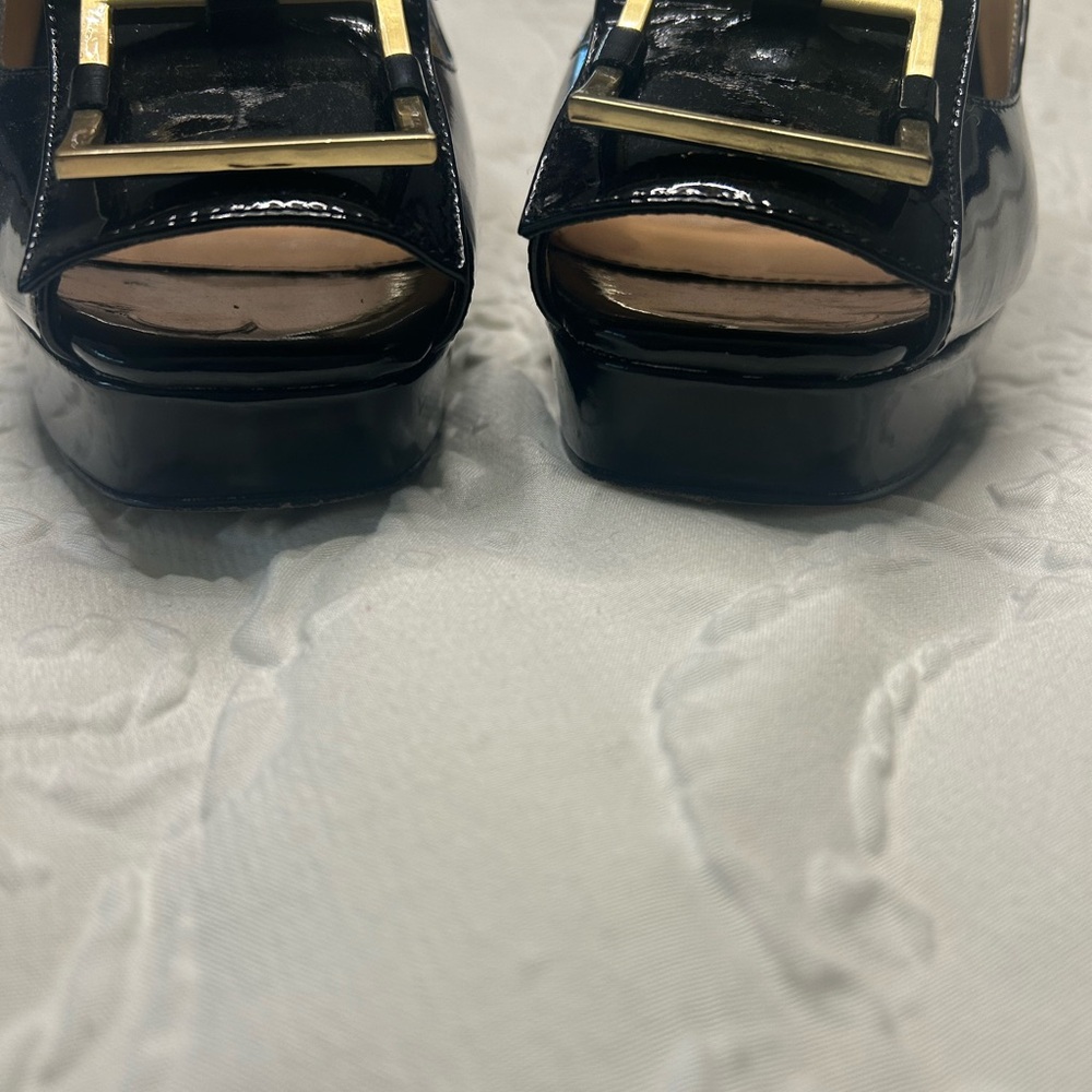 Like new Mack and James 6” high adorable patent leather heels